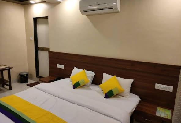 Hotel President House Матеран Екстериор снимка